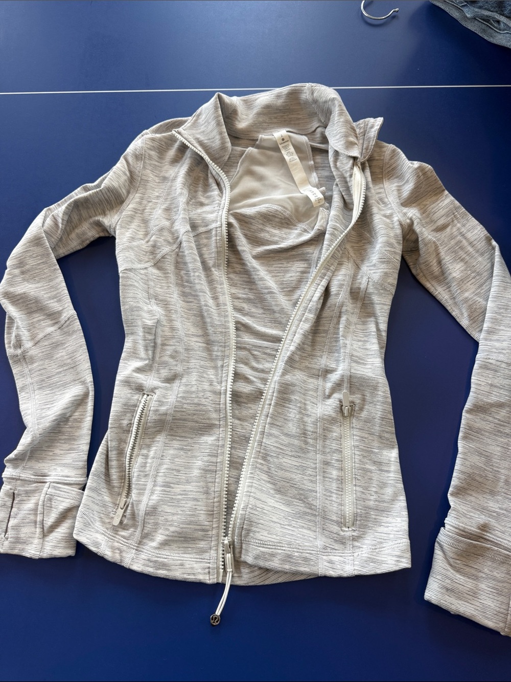Light Gray Women's Zip-Up Jacket Lululemon great condition super soft
